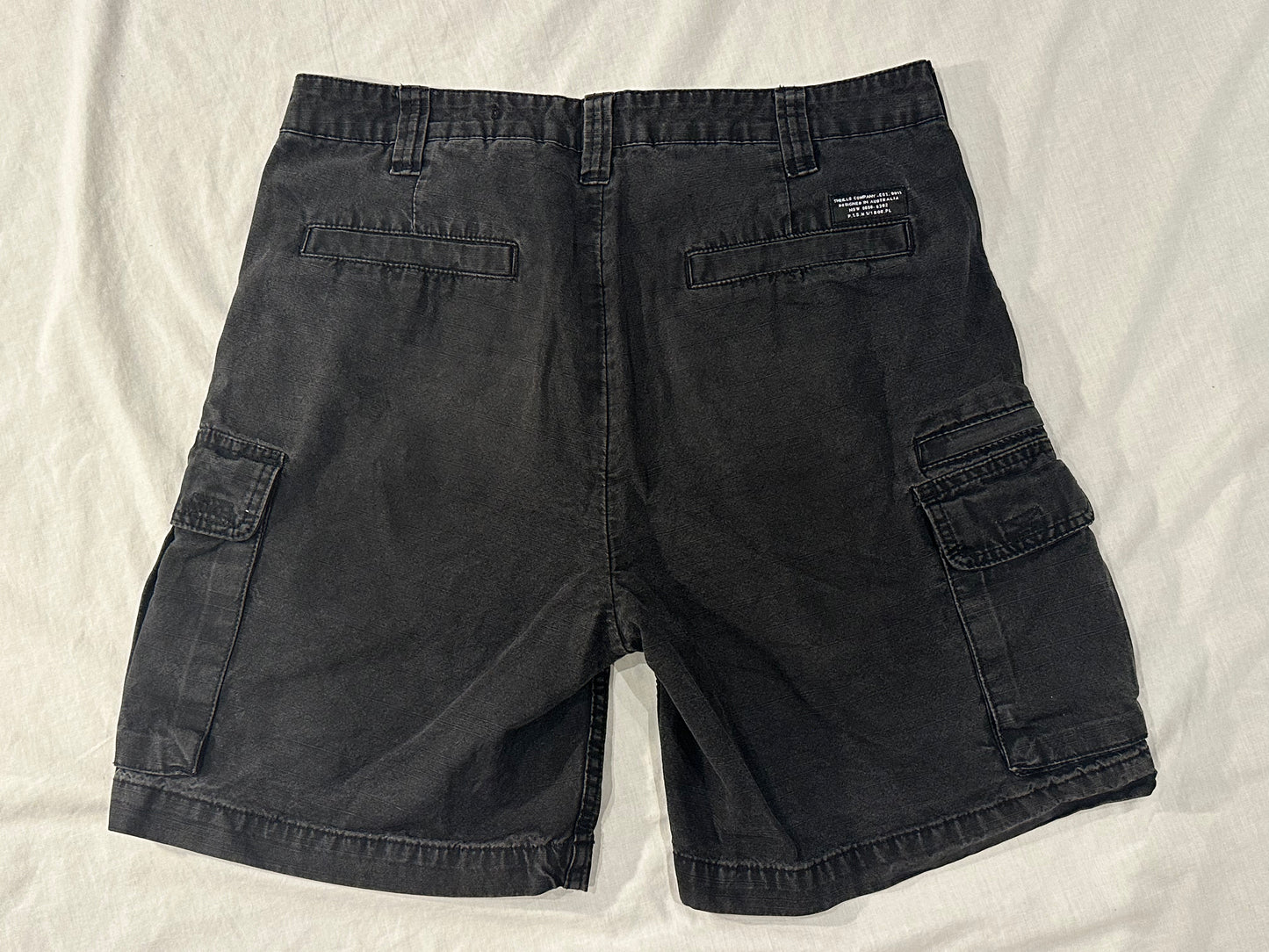 Thrills Cargo Shorts (32) - Black - 7/10 Condition