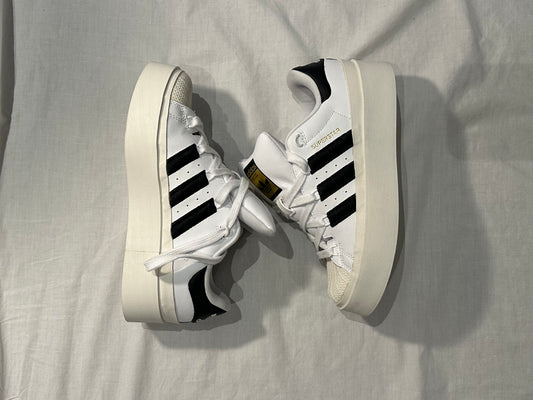Adidas Originals Sneaker Shoes (US 5 Women's) - White, Black - 9/10 Condition